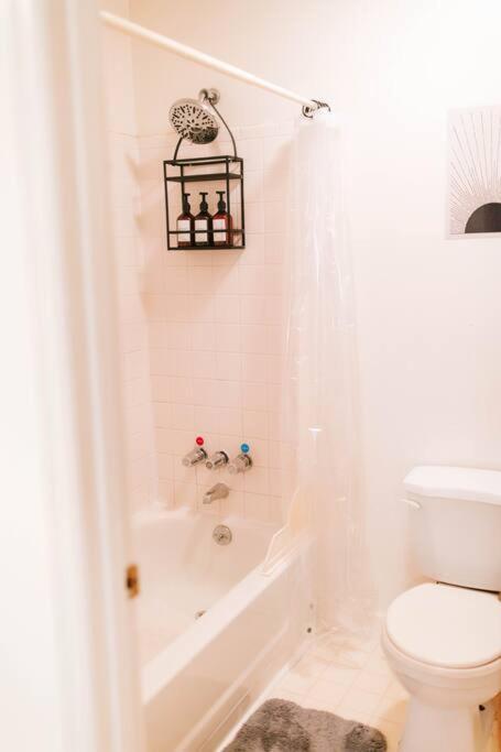 Cozy 3-Bed Athens Getaway, Right Near Uga! Apartment Luaran gambar