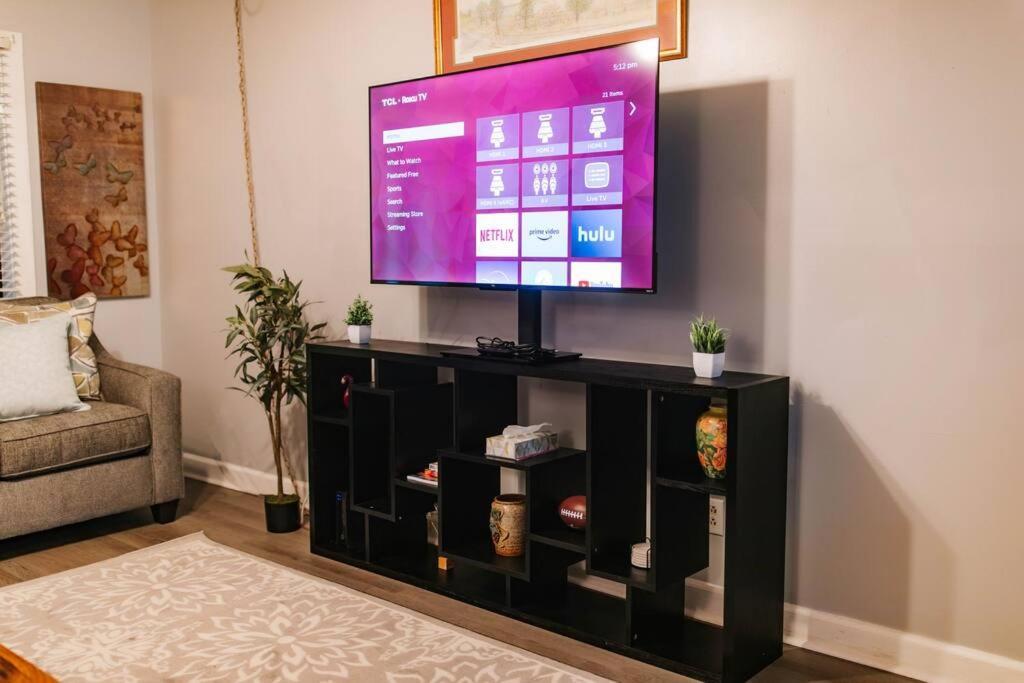 Cozy 3-Bed Athens Getaway, Right Near Uga! Apartment Luaran gambar