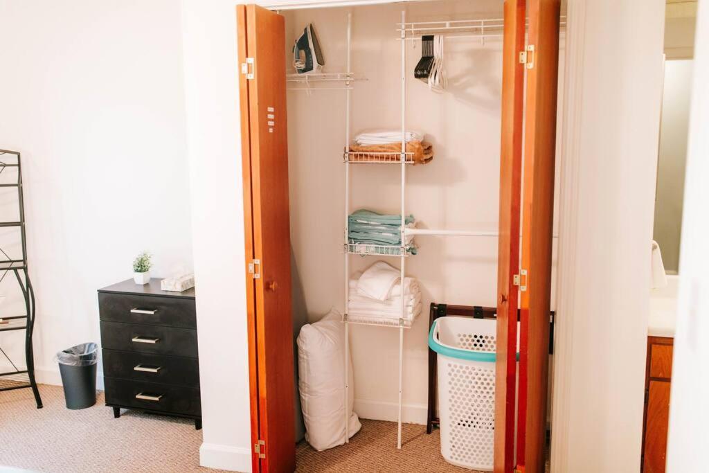 Cozy 3-Bed Athens Getaway, Right Near Uga! Apartment Luaran gambar