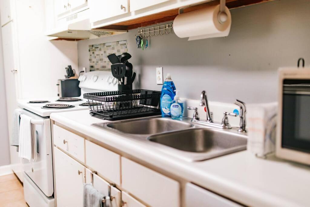 Cozy 3-Bed Athens Getaway, Right Near Uga! Apartment Luaran gambar