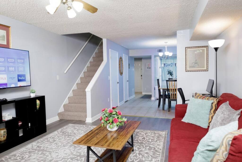 Cozy 3-Bed Athens Getaway, Right Near Uga! Apartment Luaran gambar