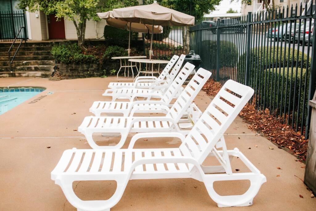 Cozy 3-Bed Athens Getaway, Right Near Uga! Apartment Luaran gambar